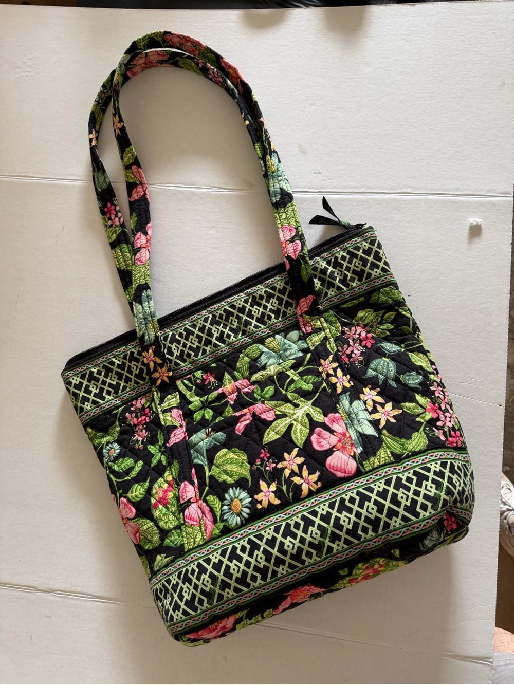 Vera Bradley Botánica Quilted Floral Tote Vintage Retired Pockets